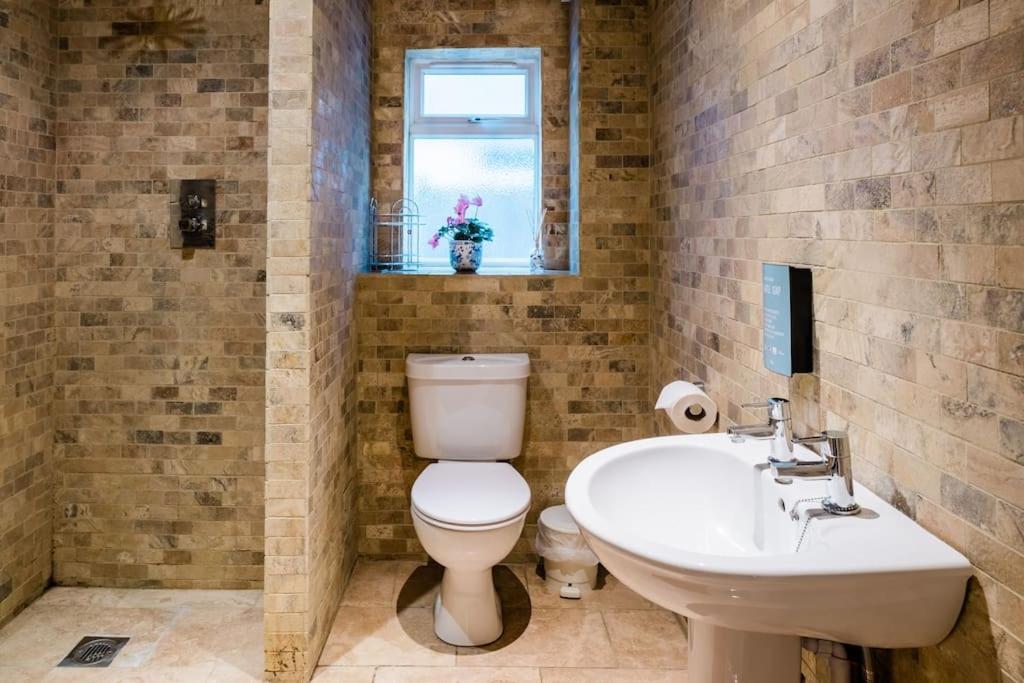 Spacious Home, Minutes Fom The Beach, Free Parking, Large Garden Area, Pets Welcome! Whitstable Exterior foto